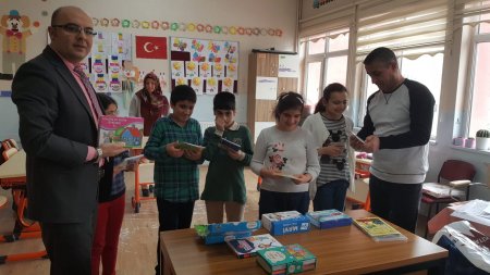 Eğimde Diriliş Derneği olarak Özel Öğrencilere Kitaplar Hediye Ettik.