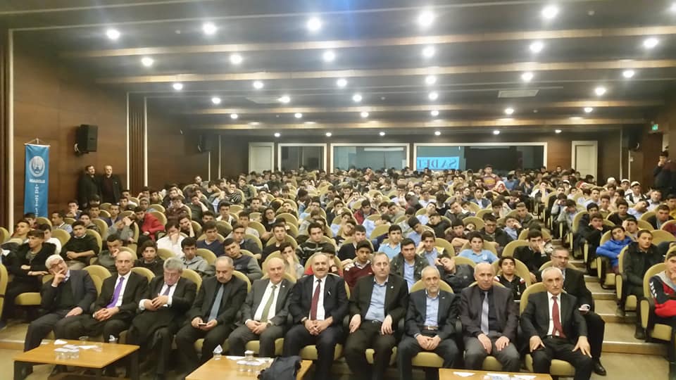 ÖNCÜ ŞAHSİYET CELALEDDİN ÖKTEN KONFERANSLARI TERTİP ETT
